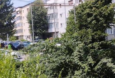 Apartament cu 3 camere decomandat în 9 Mai