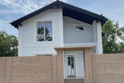 Casă individuală cu 4 camere în Sacoșu Turcesc