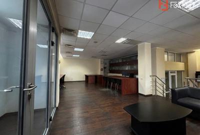 Birou, 90 mp în Complex Studențesc