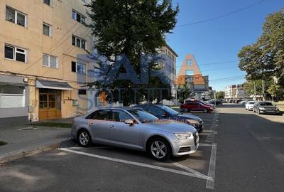 Apartament cu 3 camere decomandat în Ultracentral