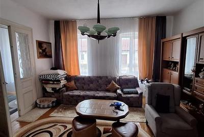 Bocsa Montana, Casa mare la strada principala - 2