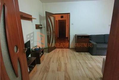 Apartament 3 camere cf1 semidecomandat zona Micro 3