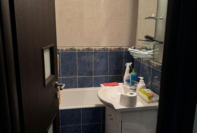 Apartament cu 3 camere , str. Bozieni - 27