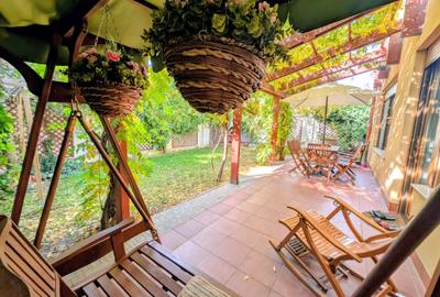 Coralilor-Damaroaia,eleganta si robusta,cu garaj,curte intima,vegetatie matura - 1