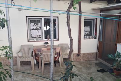 Casa 3 camere - zona Bratianu/2 cocosi - 84.900 euro (Cod E2+E7) - 1