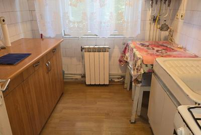 Vand apartament 2 camere semidecomandat in Deva, etaj 1 - 5