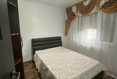 Apartament cu 2 camere, etajul 2/4, zona Podu Ros - 1