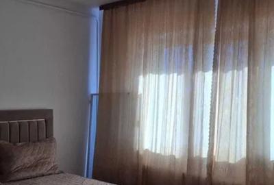 Apartament cu 3 camere semidecomandat, mobilat în Ozana