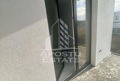 Duplex cu 4 camere, dressing si 3 bai. Toate utilitatile, la asfalt. - 22