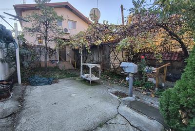 Casă individuală cu 2 camere în Regie