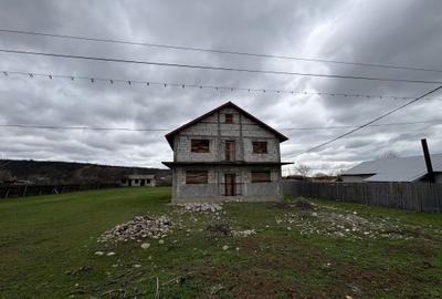 Casa de vanzare P+1E+M Brosteni/ Odobesti + teren 2181mp - 4