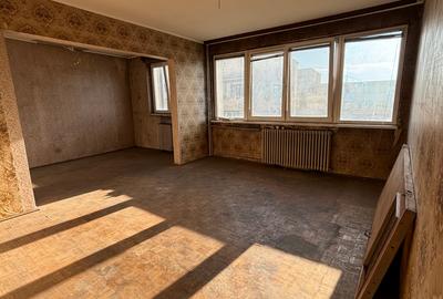 VANZARE APARTAMENT CU 3 CAMERE CALEA VICTORIEI