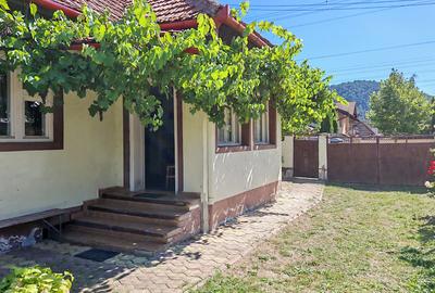 Râșnov - zona Eminescu, casa cu 1000 mp teren. - 1