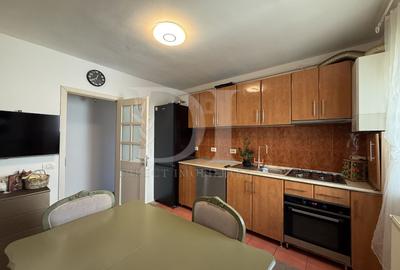 Apartament cu 3 camere decomandat, mobilat în Florești