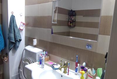 Vand apartament 3 camere in vila, cartierul Dambul Rotund - 15