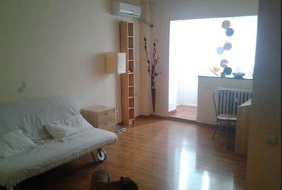 Titan - Auchan Titan, Garsoniera Bloc MIXT - 1