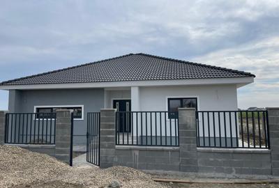 Casă individuală cu 4 camere în Săcălaz