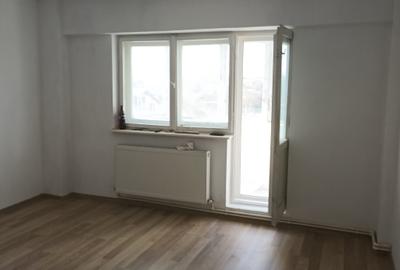 Km 5 Garsoniera Decomandata  41,5m² bloc 1994 Izolata Centrala Incadrata Vest - 1