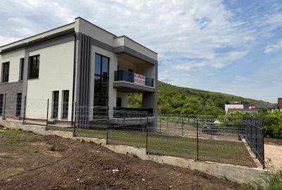 Vand casa finalizata cu CF in zona Roat,Faget - 6