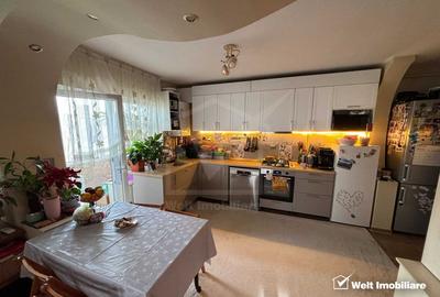 Apartament cu 3 camere semidecomandat, mobilat în Florești