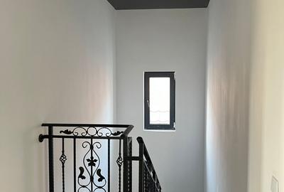 Direct proprietar vând vilă  P+1 în Lumina - 8