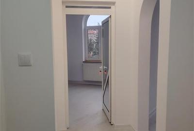 Spatiu, ULTRACENTRAL, ideal pentru salon, sediu de firma, birou de avocat sau fi - 3