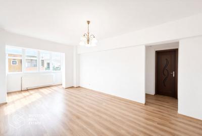 Apartament cu 3 camere decomandat în Micălaca