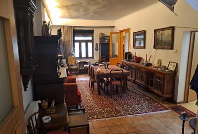 Drumul Sarii - Razoare, singur curte, semimobilata,  libera - 1