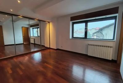 Apartament elegant cu 4 camere | Etaj 1 - 8