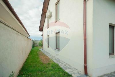 Casă 4 Camere cu Garaj, Construită de Proprietar, Cartier Episcopia - 40