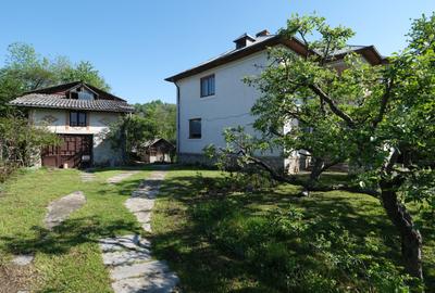 Vanzare casa mare cu etaj si 6200 mp teren intravilan Fieni, judetul Dambovita - 10