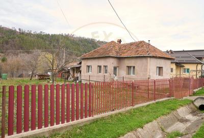 Casa individuala  Leresti la strada principala+ teren 831 mp, utilitati complete - 13