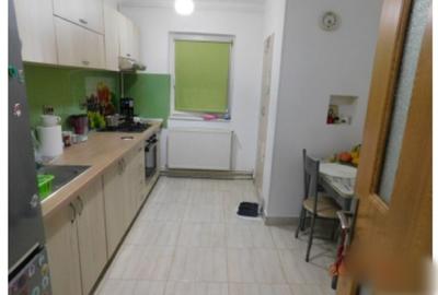 Apartament cu 3 camere decomandat, mobilat în Florilor