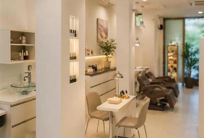Spatiu Salon Infrumusetare - 6