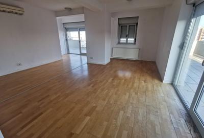 De inchiriat penthouse cu 4 camere – Complexul The Ring - 1