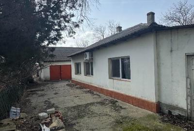 Persoana fizica vând Casa batraneasca si anexe– Mereni - 8