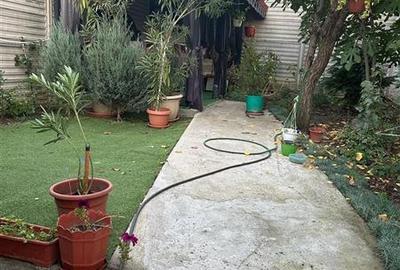 Casa P+E , teren 300 mp, pretabila - clinica, birouri, locuinta - Parc - 1