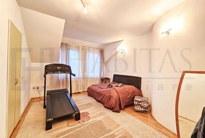 Casa cu 8 camere, dispusa pe doua nivele, Parcul Central - 21