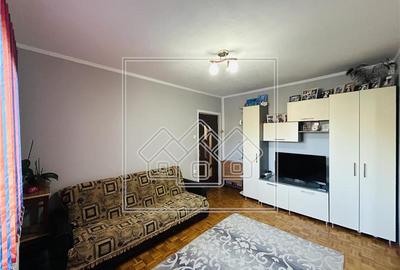 Ap renovat, 2 camere, la cheie, pret negociabil, zona Cedonia - 1