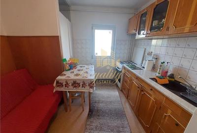 Apartament 2 camere+ centrala, ETAJ INTERMEDIAR- Zona Dambovita