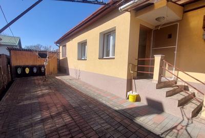 0 COMISION Casa zona Scolii Emil Isac, front la 2 strazi-Dambul Rotund - 1