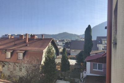 Garsoniera in vila decomandata --renovata -etaj 1 - 1