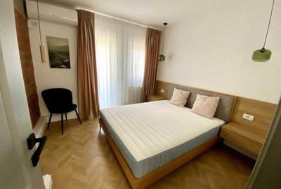 Apartament cu 3 camere în Victoriei