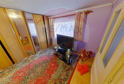 Casă cu 5 camere de vânzare, str. Dragoș Vodă - 9