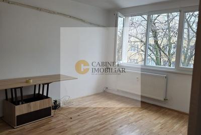 3 Camere-64MP | Reabilitat | 1975 | Creditabil | M Romancierilor 9 min - 1