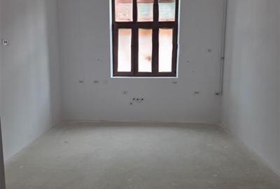 Apartament 3 camere 3 bai pivnita zona Centrala - 7
