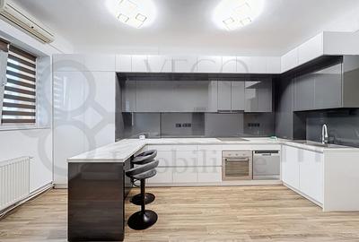 Apartament cu 3 camere decomandat, mobilat în Central