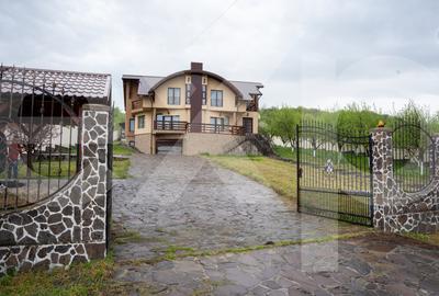 Proprietate unică, în zonă verde și liniștita - 2