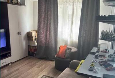 Apartament cu 2 camere semidecomandat, mobilat în 13 Septembrie
