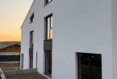 Duplex modern în Dezmir, zonă liniștită, stația de bus și magazin în zona - 3